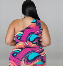 Load image into Gallery viewer, Swirl Pattern Dress
